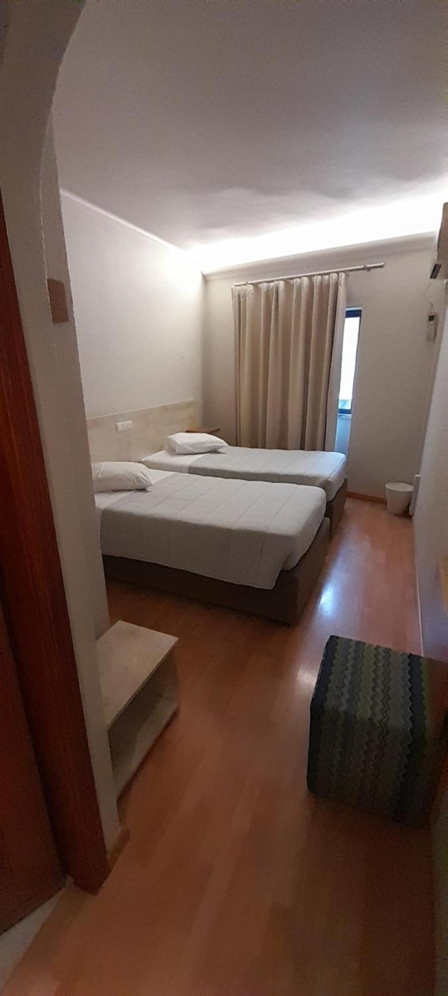 Hotel Nova Cidade อามาโดรา ภายนอก รูปภาพ